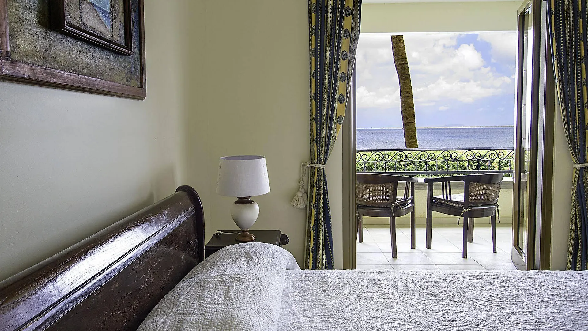 The Bellafonte - Luxury Oceanfront Hotel 크랄렌데이크